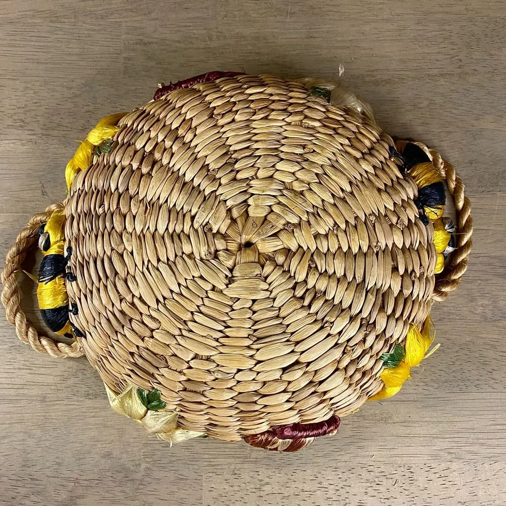 Vintage Casserole Holder Wicker Rafia Pyrex Carrier Lined Basket‎ Bees & Floral